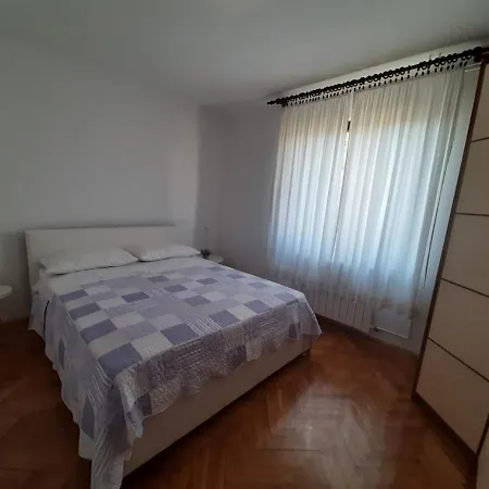 Nada I *