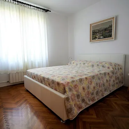 Apartament Nada I *