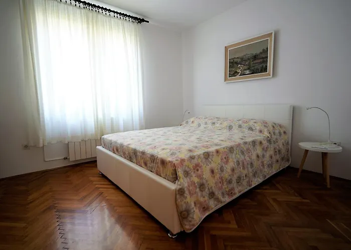 Apartament Nada I *